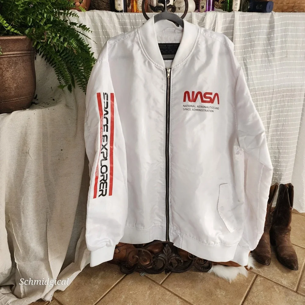 Bleecker & Mercer NASA Space Explorer Bomber Jacket White Mens 3XL Flight Tag